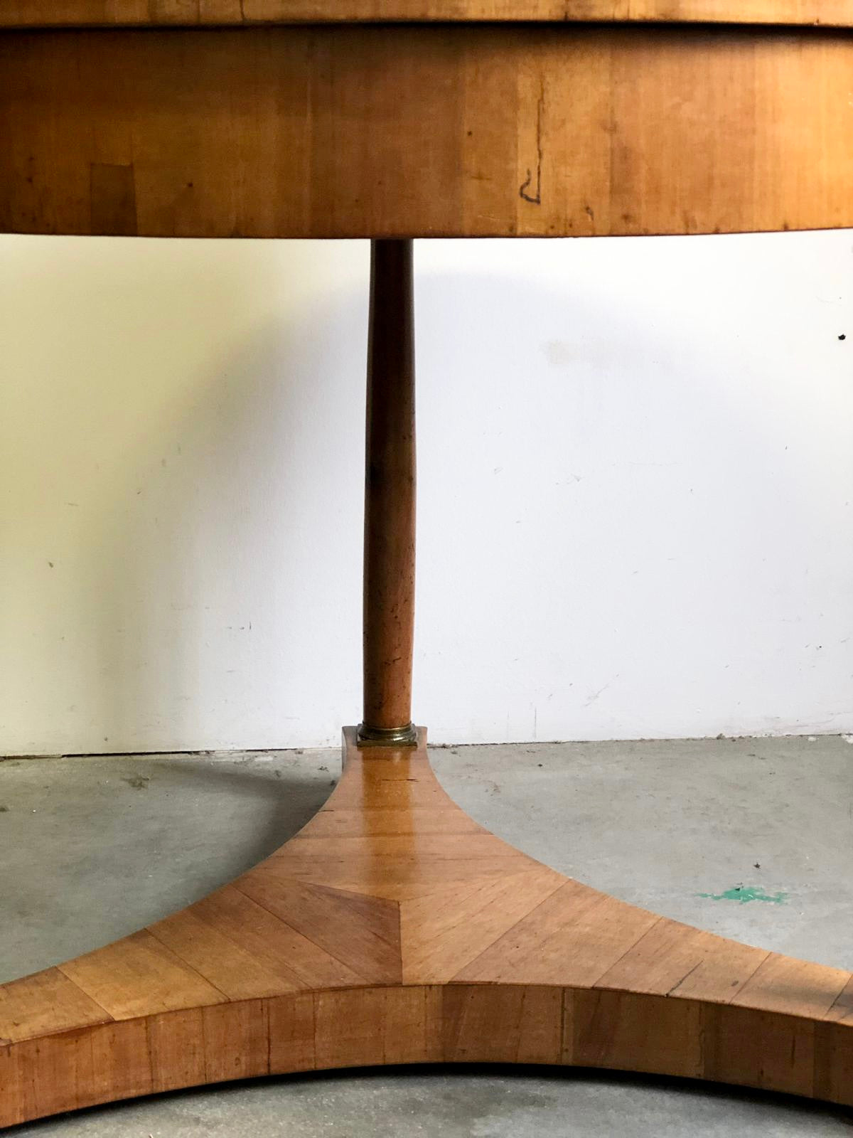 Lombard Empire table. 19th century