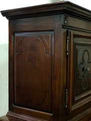 Credenza doppio corpo XVII secolo