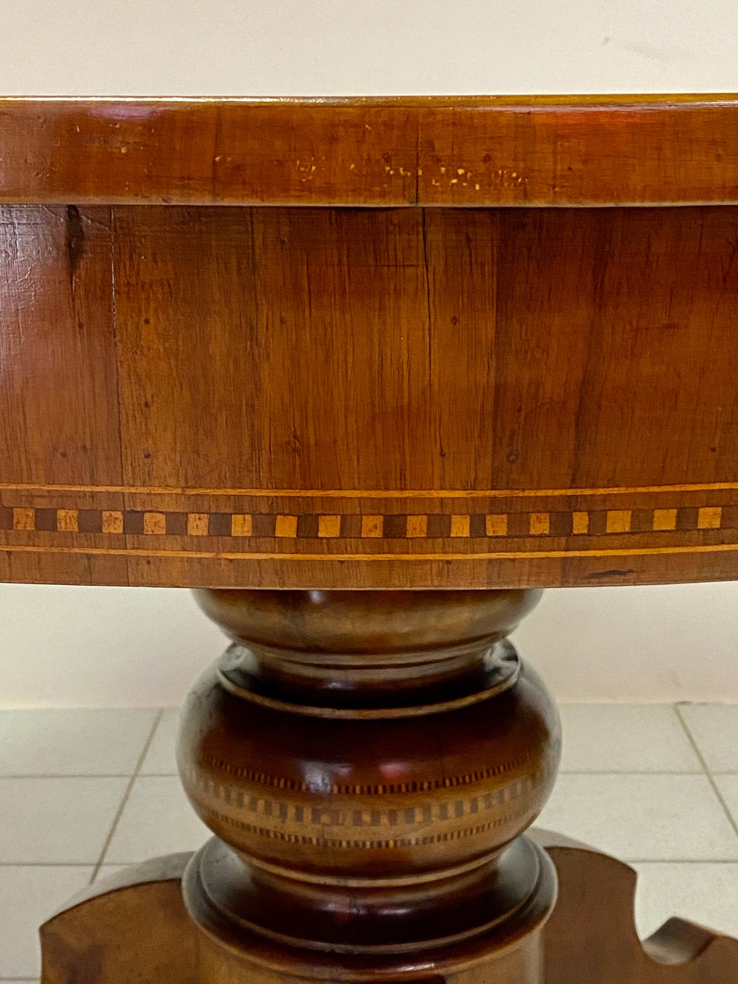 Round inlaid sail table. Rolo 19th century
