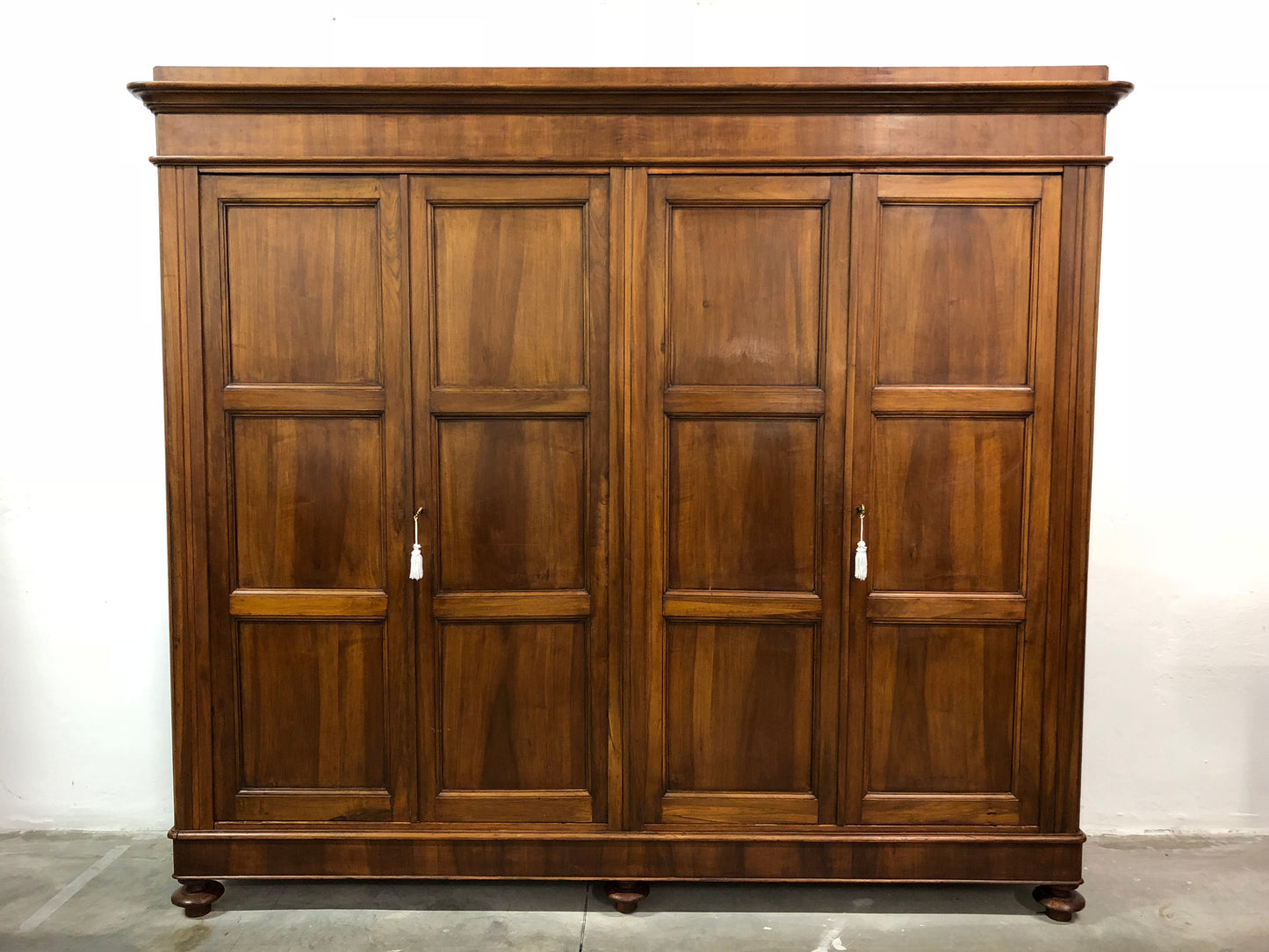 Four-door wardrobe in Lombard Charles X walnut