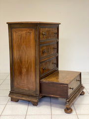 Mobiletto cassettone veronese fine 600 inizio 700