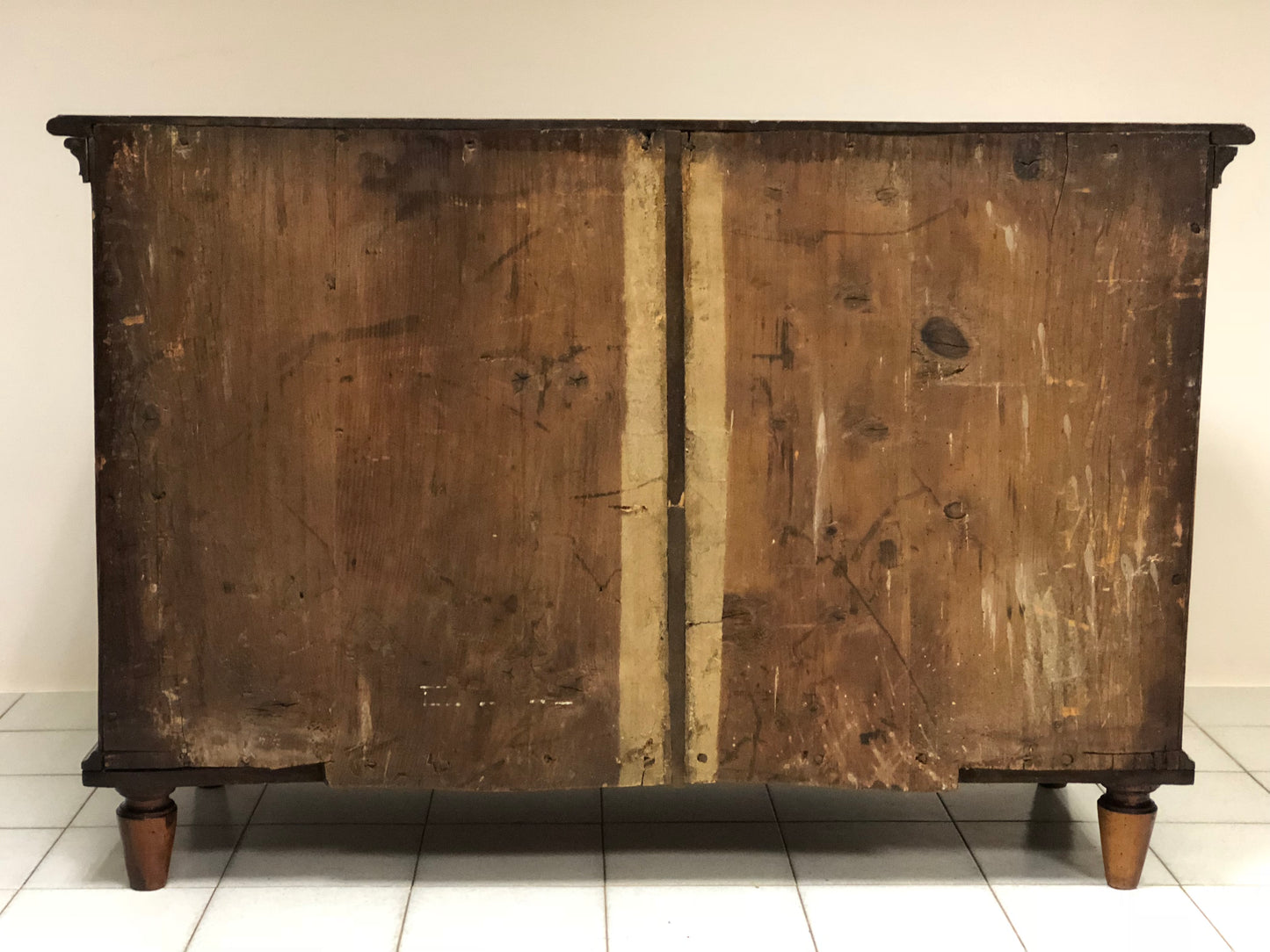Lombard Louis XV chest of drawers