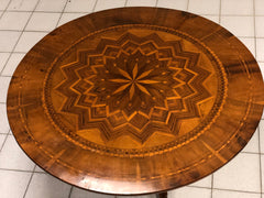 Tavolo di Rolo intarsiato . 110 cm diametro
