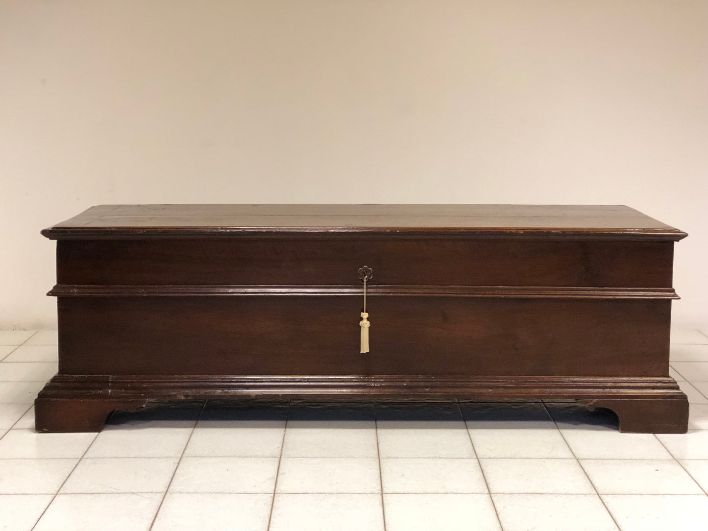 Emiliana Chest (in walnut)