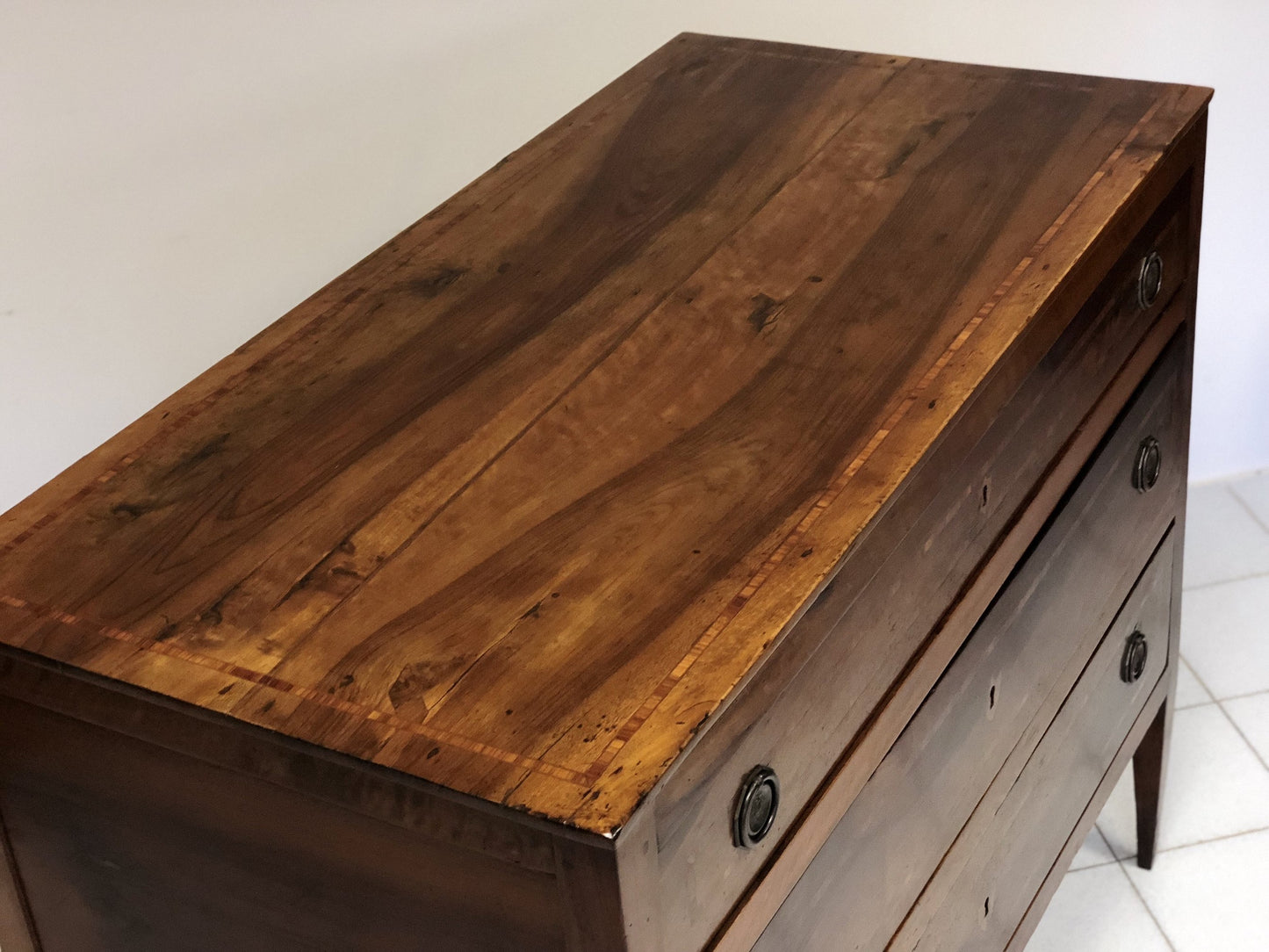 Lombard chest of drawers, Directory. 18th century