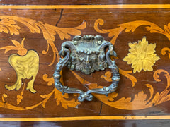 Cassettone bombato Luigi XV . Vicenza XVIII secolo