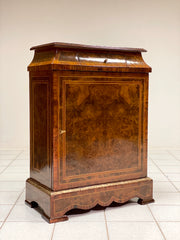 Credenza mobiletto radicato fine XIX secolo