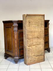 Canterano Lombardo in noce . Milano XVII secolo