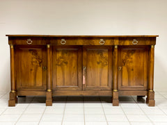 Credenza impero di noce quattro porte . Inizio XIX secolo