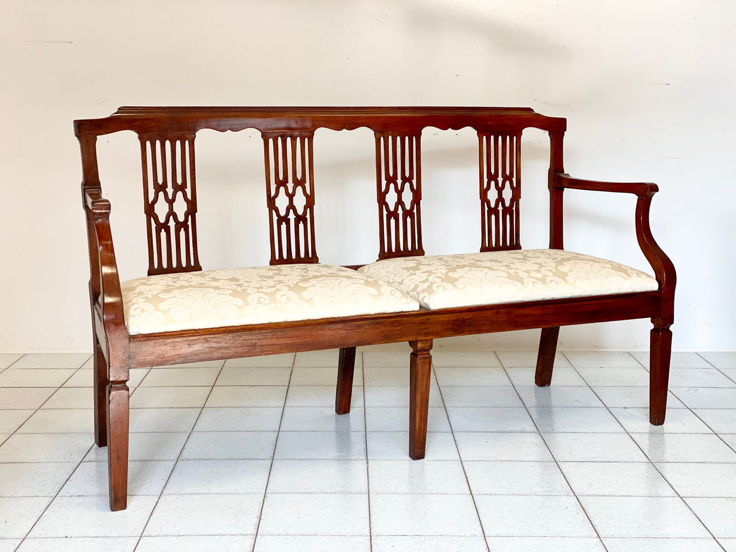 Louis XVI sofa. Emilia late 18th century