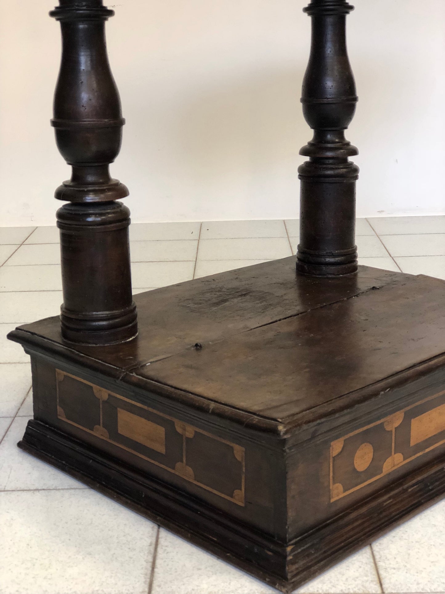 Louis XIV Balustrade Kneeler Emilia Ferrara