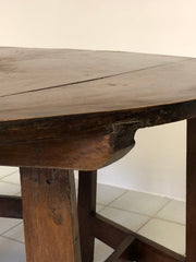 Tavolo in noce circolare scomponibile. Luigi XIV lombardo . XVII secolo