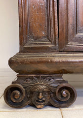 Armadio stipo Luigi XIV Lombardo in noce . XVII secolo