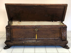 Cassapanca lombarda cremonese . XVII secolo (rare dimensioni )