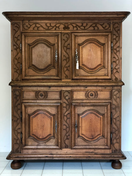 Credenza doppio corpo scolpito Luigi XIV