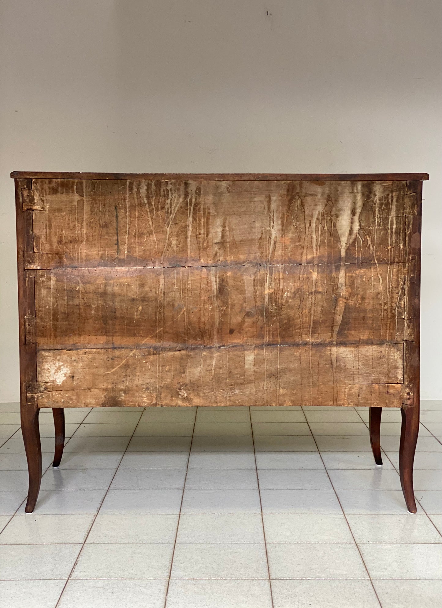Venetian Louis XV Chest of Drawers. 18th century