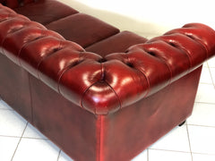 Divano chesterfield cuoio bordeaux. Inghilterra XX secolo