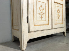 Armadio dipinto e decorato . Piemonte inizio XIX secolo