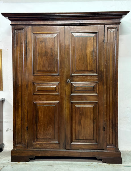Armadio Lombardo Luigi XIV. XVII secolo