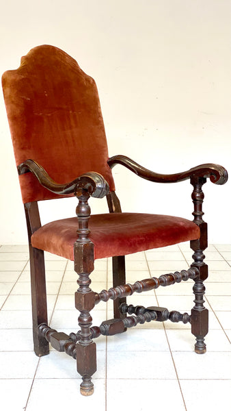 Trono Lombardo in noce . XVII secolo