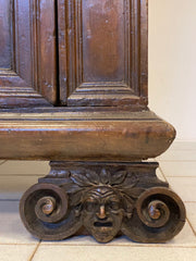 Armadio stipo Luigi XIV Lombardo in noce . XVII secolo