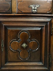 Credenza doppio corpo XVII secolo