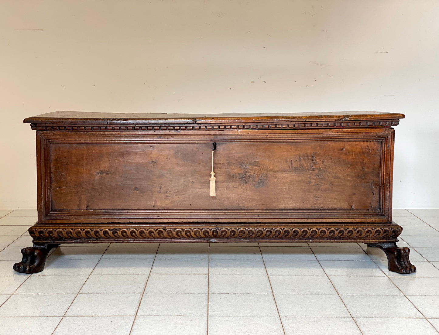 Lombard walnut chest. Early 17th century