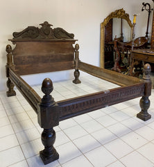 Letto in noce Luigi XIV . Lombardia XVII secolo