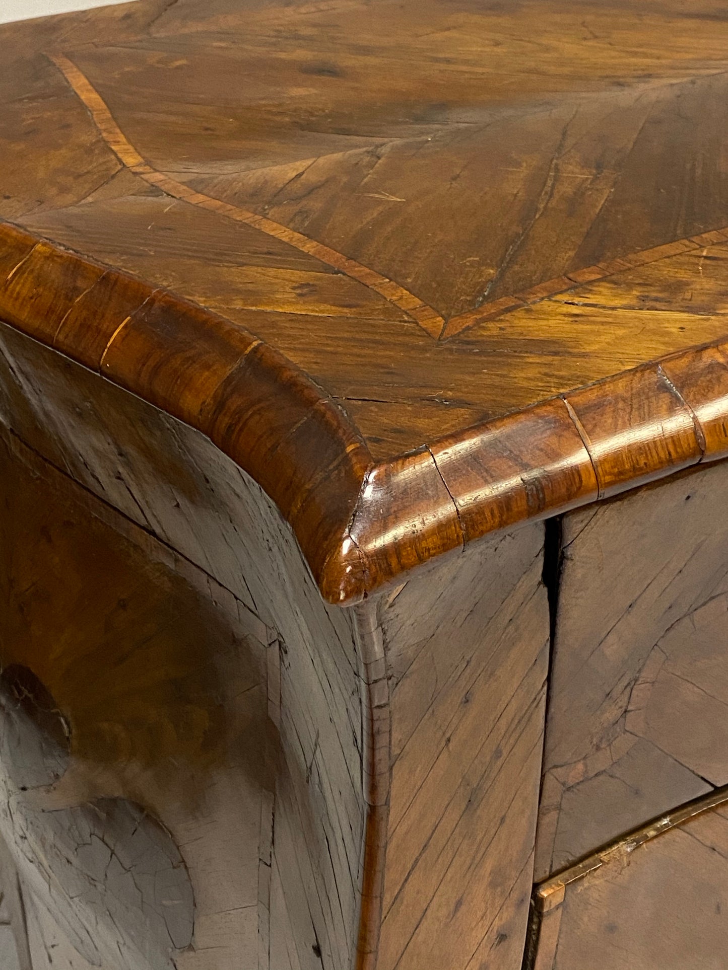 Louis XV chest of drawers with two drawers. Genoa, 18th century