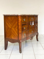 Cassettone Napoleone III in bois de rose con piano in marmo. XIX secolo