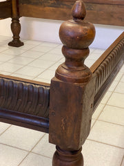 Letto Lombardo in noce Luigi XIV . XVII secolo