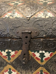 Baule con coperchio bombato . Venezia XVIII secolo