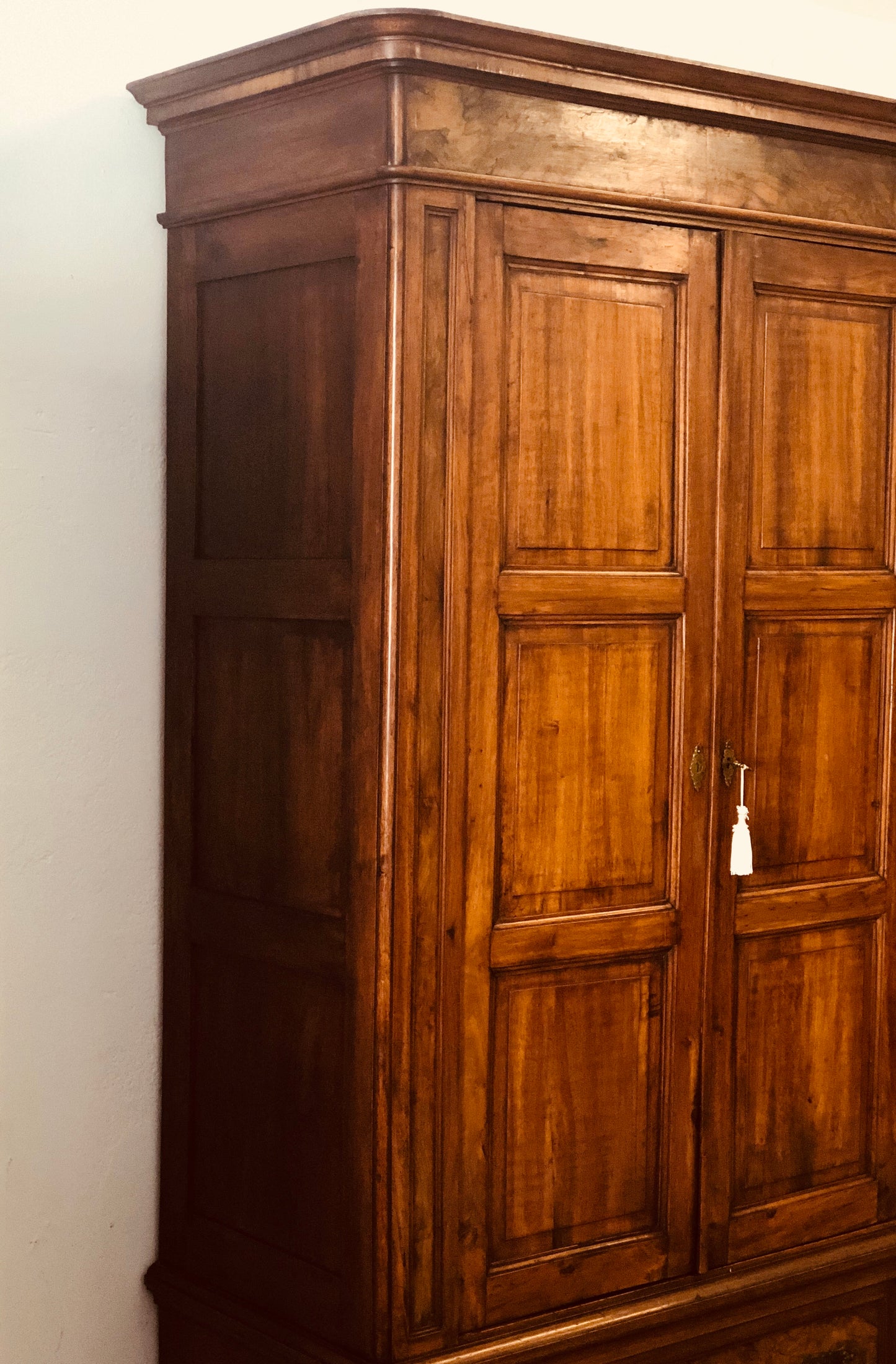 Carlo X wardrobe four doors Lombard walnut and briar