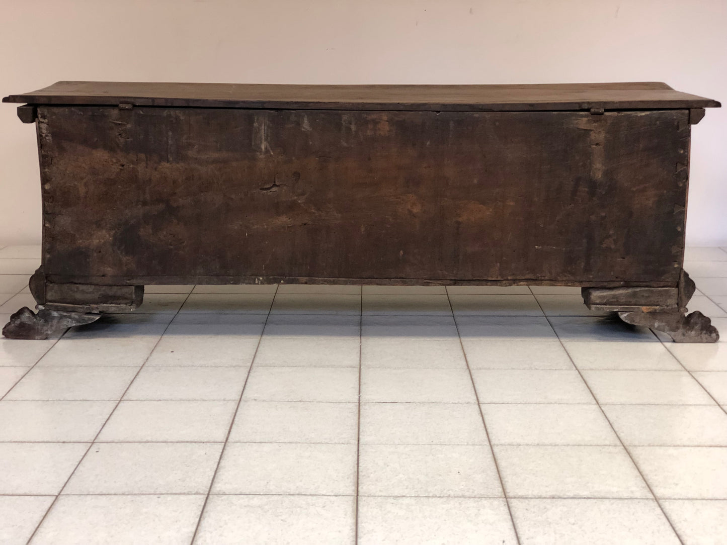 Lombard Venetian chest. Late 16th century, early 17th century