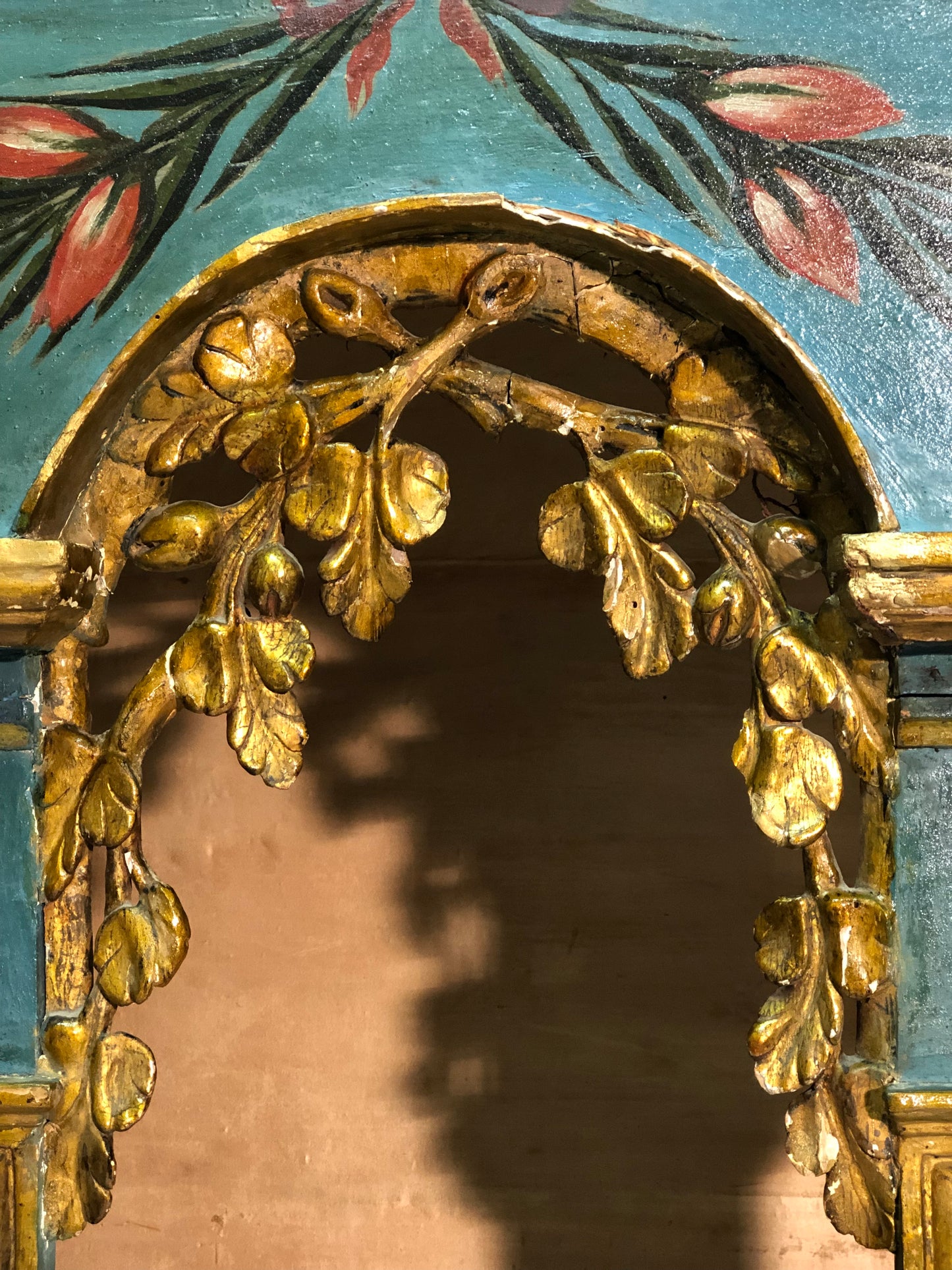 Libreria laccata e dipinta . Marche XVIII secolo