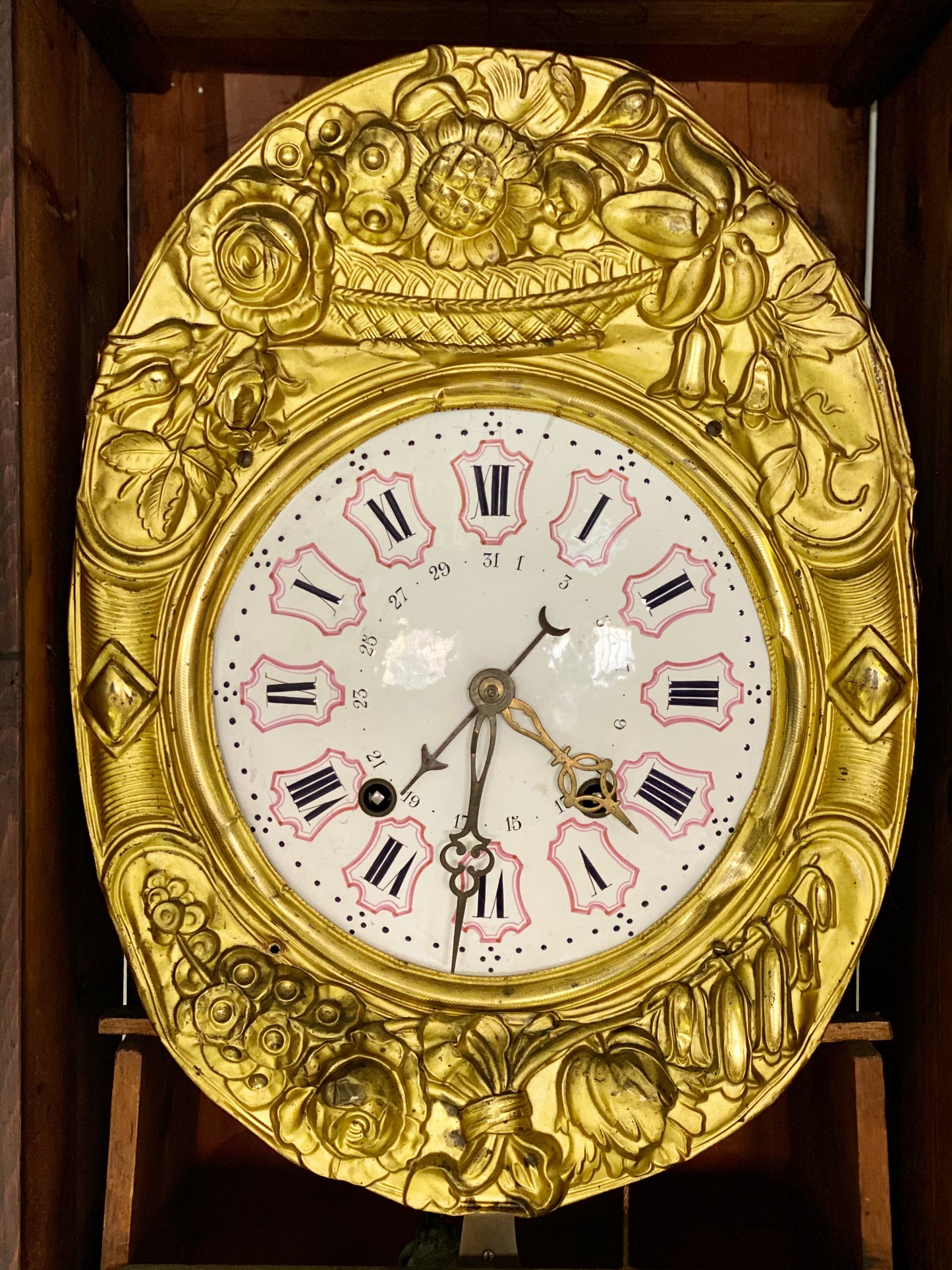 Orologio a pendolo a torre . Metà XIX secolo . Restaurato