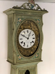 Orologio a colonna pendolo laccato dipinto . Funzionante
