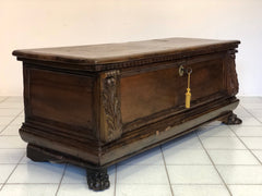 Cassapanca lombarda cremonese . XVII secolo (rare dimensioni )