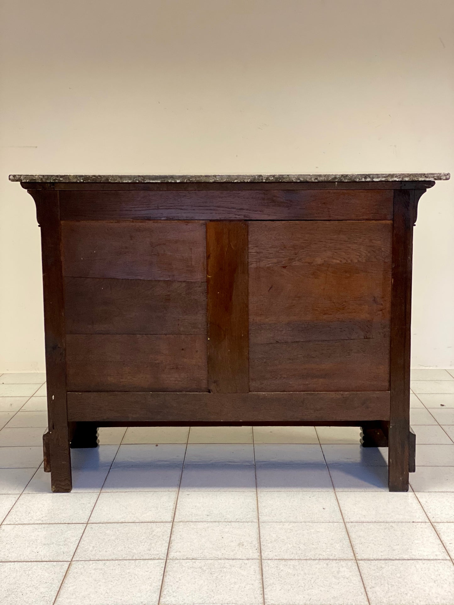 Charles X chest of drawers in mahogany feather. 19th century (restored)