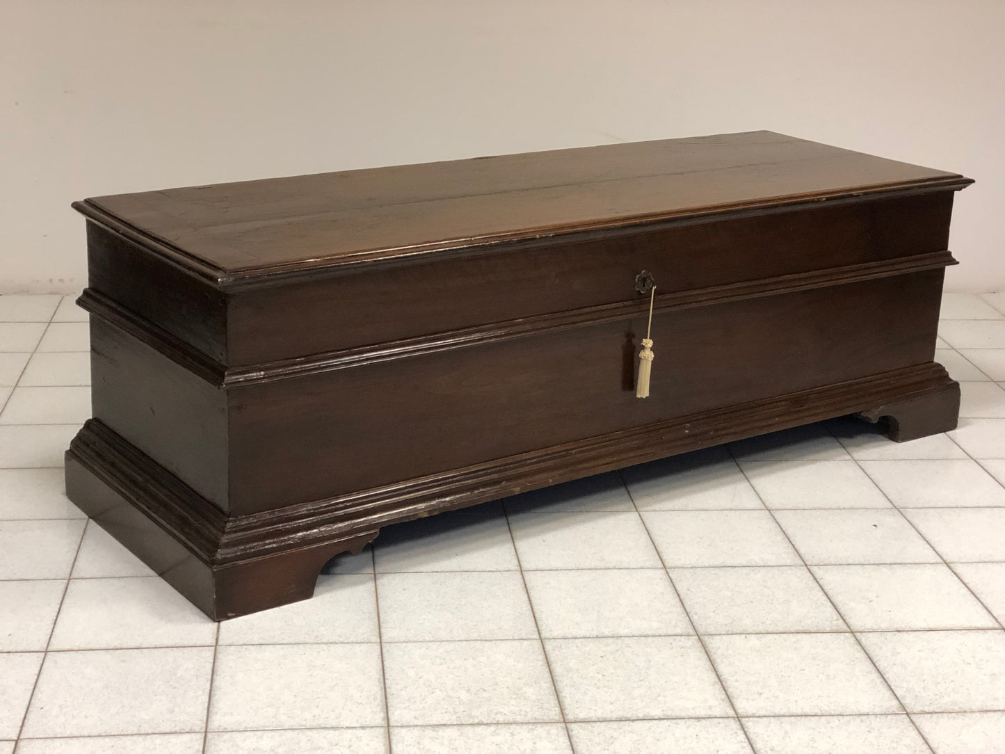 Emiliana Chest (in walnut)