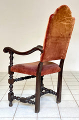 Trono Lombardo in noce . XVII secolo
