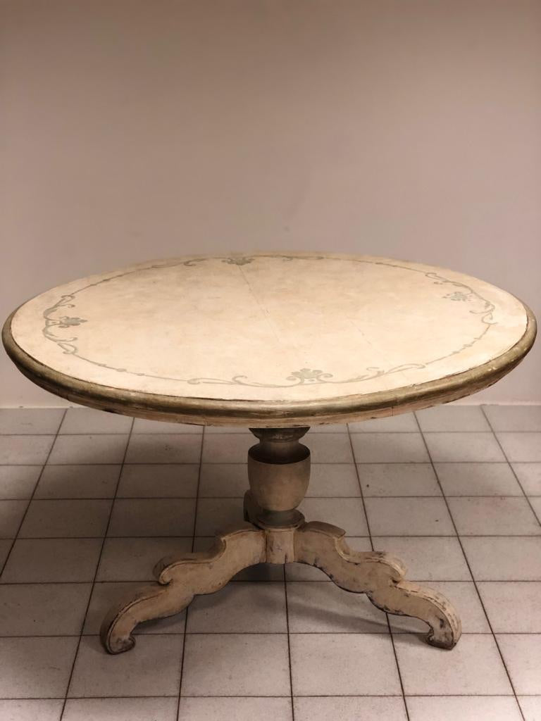Round table lacquered Lombard