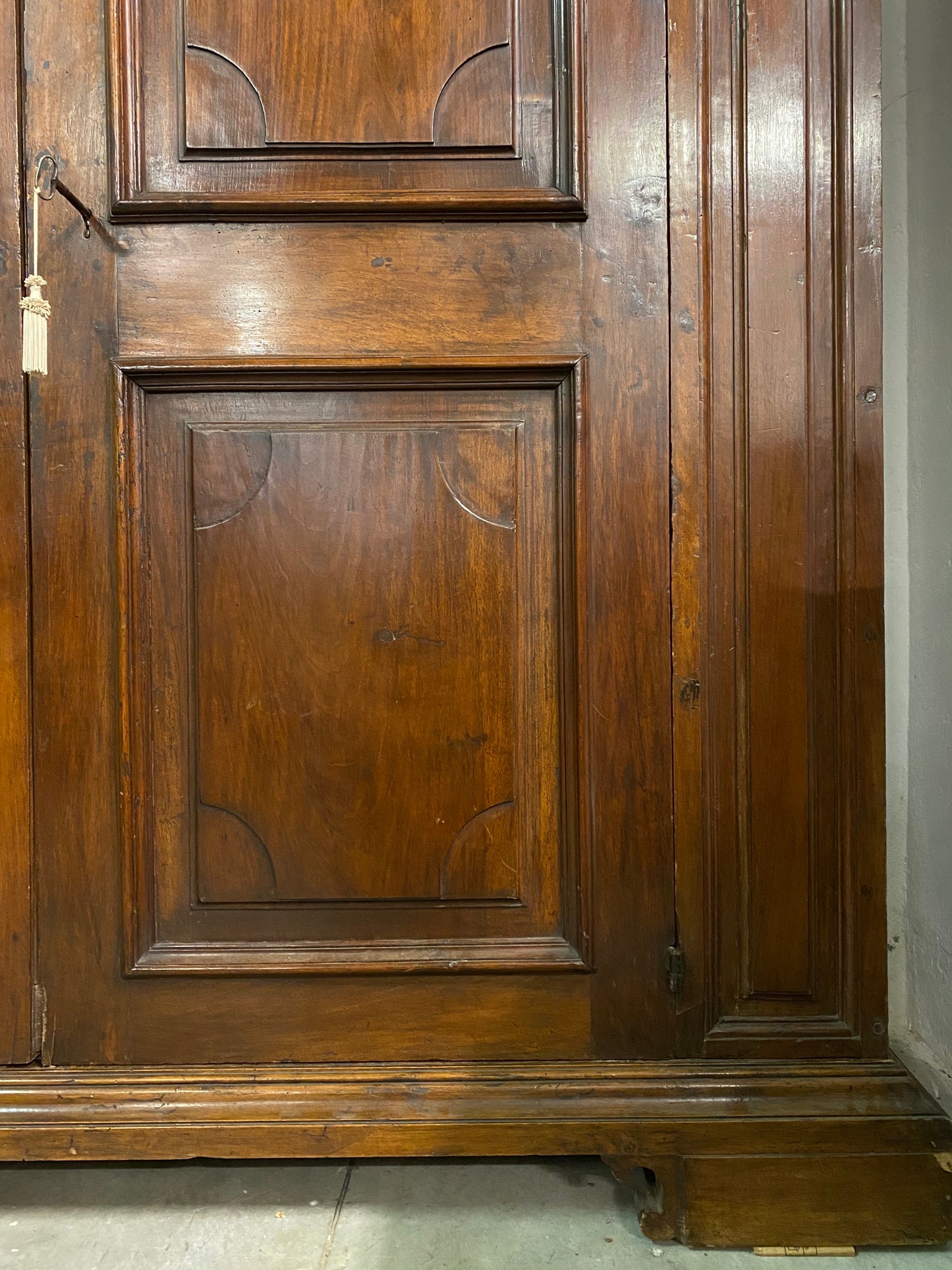 Louis XIV walnut wardrobe. Modena Bologna mid-17th century