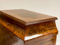 Credenza mobiletto radicato fine XIX secolo