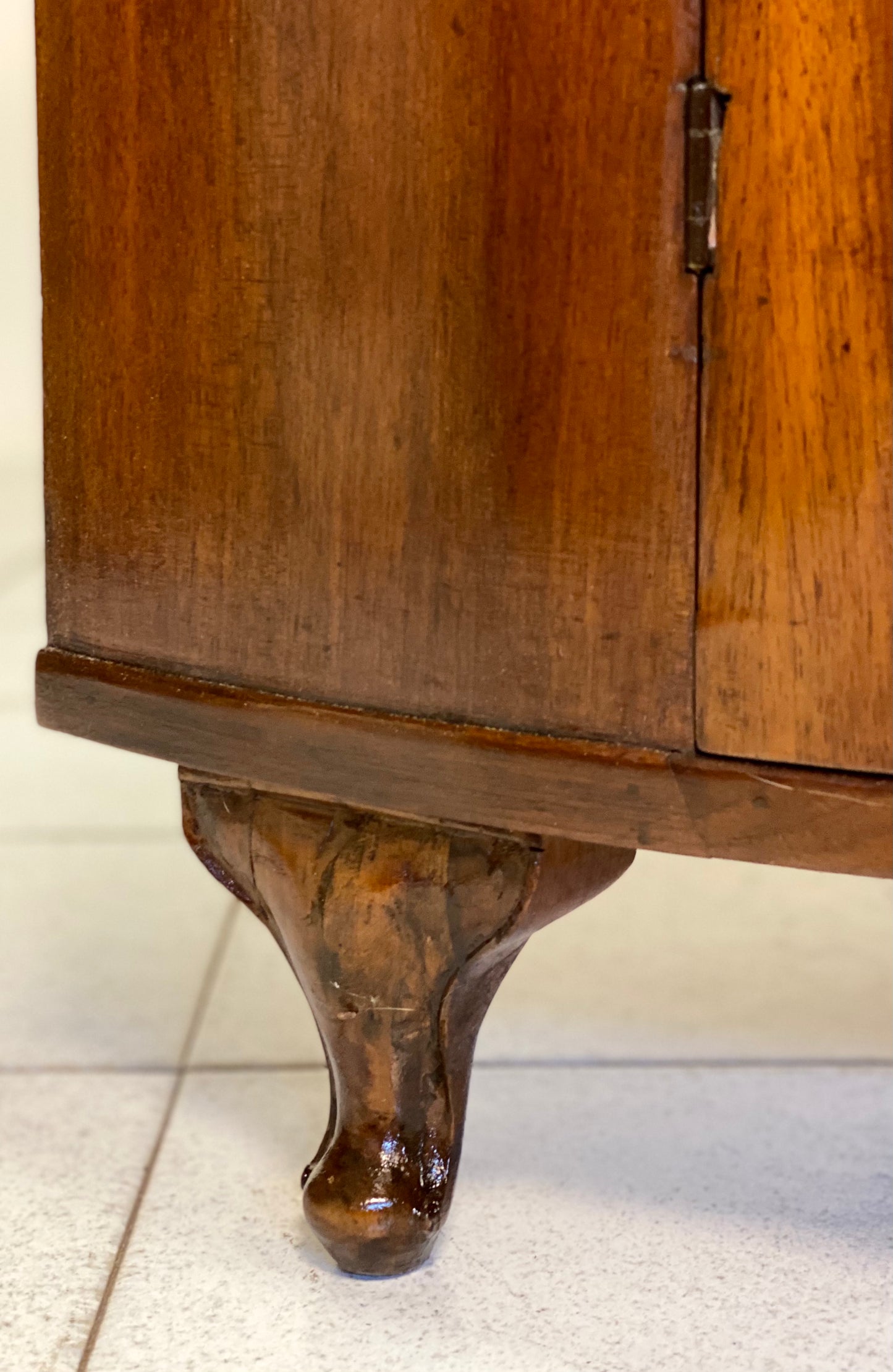 Angoliera bombata Luigi XV . Verona inizio XVIII secolo