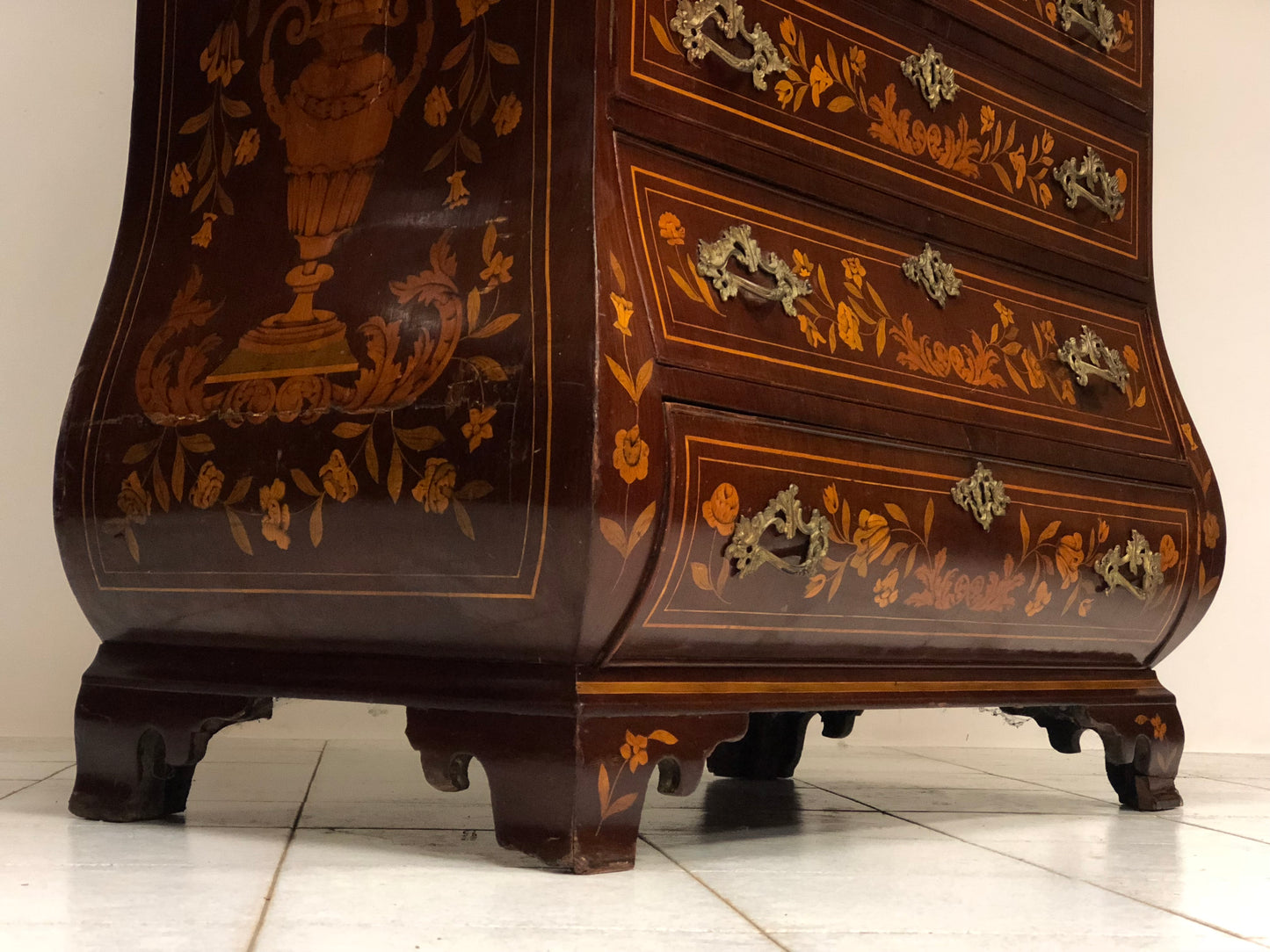 Dutch inlaid trumeau. 18th century