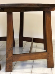 Tavolo in noce circolare scomponibile. Luigi XIV lombardo . XVII secolo