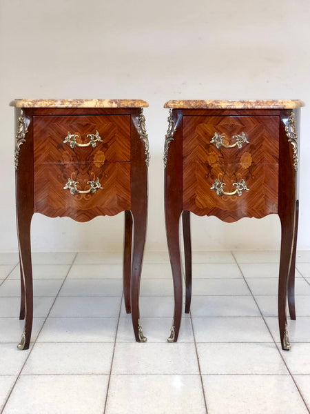Coppia di comodini mossi bombati lastronati . Napoleone III