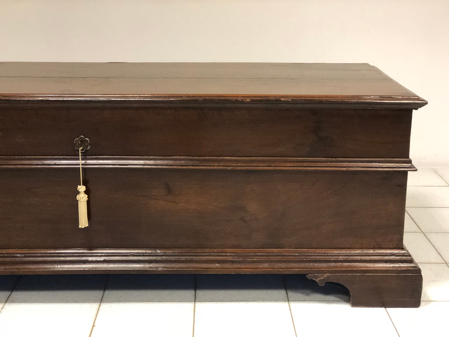 Emiliana Chest (in walnut)