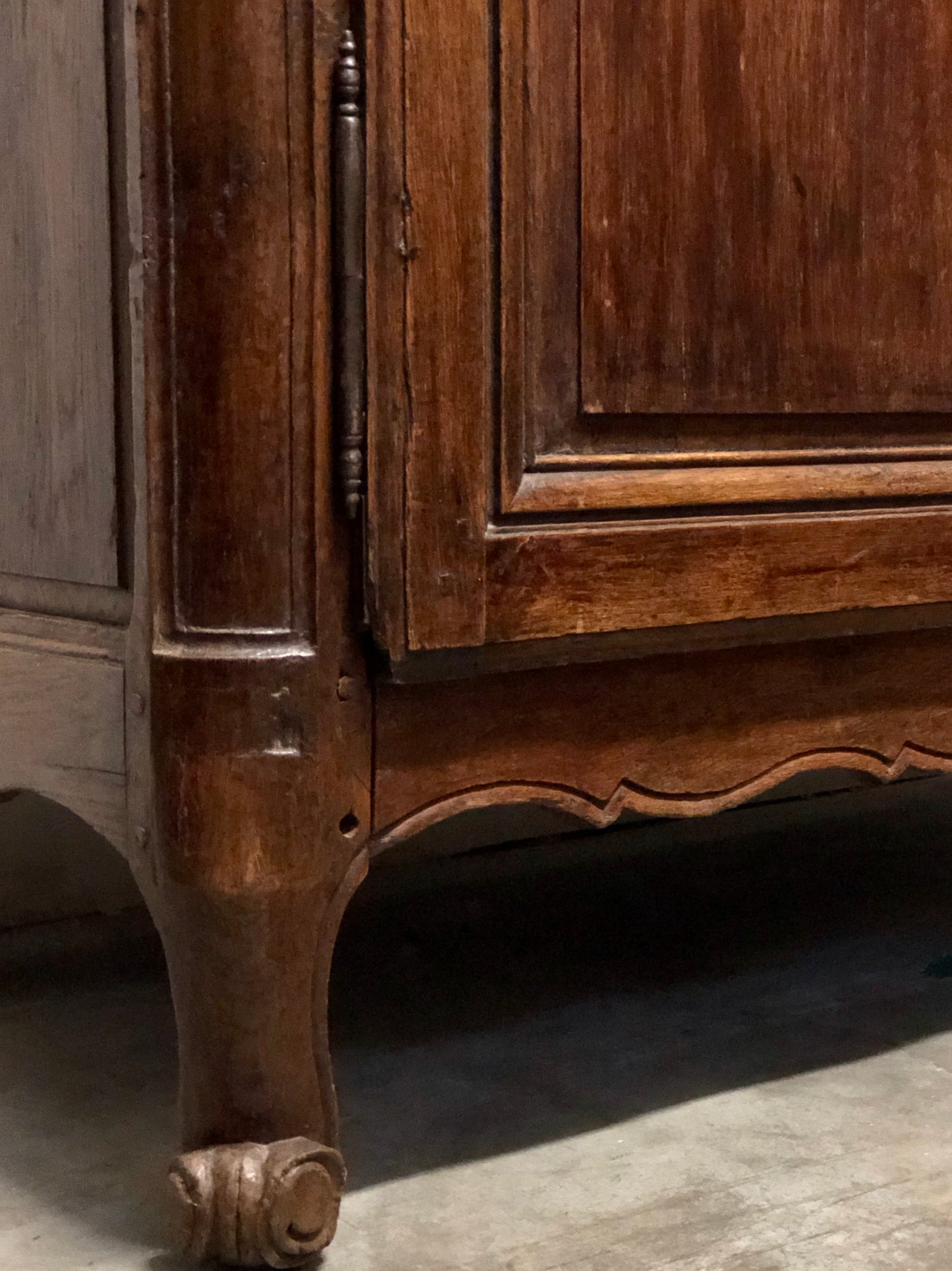 Louis XV carved wardrobe. Early 18th century